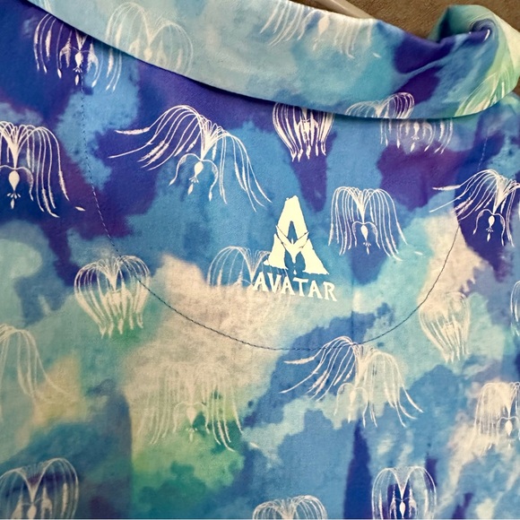 🌊 Disney Avatar Way of Water Cropped Button Down — Blue Jellyfish Print (XS, NW - Picture 15 of 16